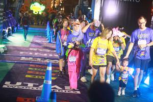 BIB: 120, 4728, 3102, 730, 037
                            <button type="button" onclick="openModal(26275220)" class="btn btn-primary btn-sm float-right btn-popup" data-toggle="modal" data-target=".modal-high-quality">
                        <i class="fas fa-shopping-cart"></i> Add to Cart
                    </button>
                                            <button type="button" onclick="isThisMe(26275220, true)" class="btn btn-success btn-sm float-right btn-popup btn-isme hidden" data-toggle="tooltip" data-placement="bottom" title="นี่คือรูปของคุณใช่ไหม คลิกที่นี่เพื่อเอาเข้าอัลบั้ม">
                        <i class="fas fa-plus"></i> Add to album
                    </button>
                    <button type="button" onclick="isThisMe(26275220, false)" class="btn btn-warning btn-sm float-right btn-popup btn-isnotme hidden">
                        <i class="fas fa-ban"></i> Remove from album
                    </button>